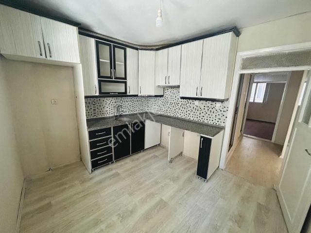 Bayraklı Adalette 3+1 Ara Kat Kapalı Mutfak Kiralık Daire