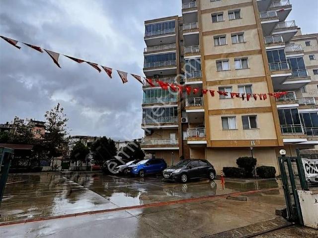 Bayraklı Adliye Yakını 3 Cephe 3+1 Ebeveyn Banyolu Satılık Daire