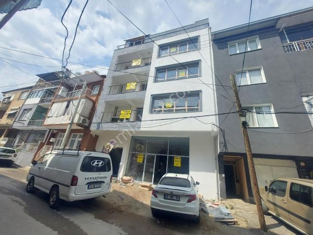 Bayraklı Alpaslan Mah. Her İşe Uygun 270 M2 Kiralık Dükkan !