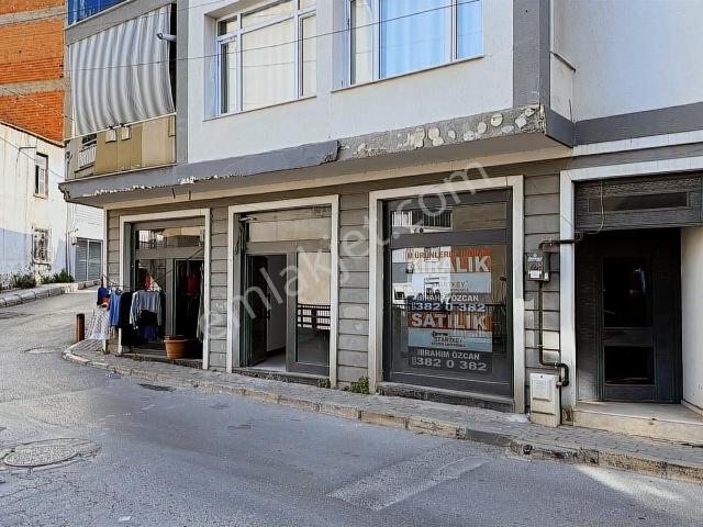 Bayraklı'da Merkezi Konumda Kiralık Dükkan