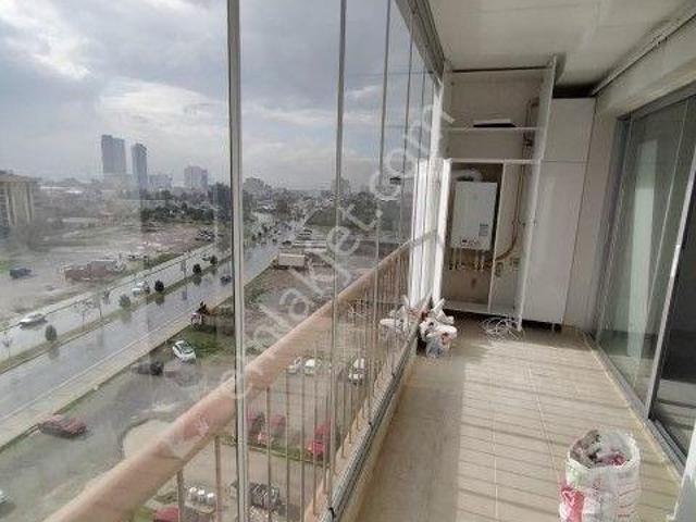 Bayraklıda Merkezi Konumda Site İçinde 2+1 Kiralık Daire