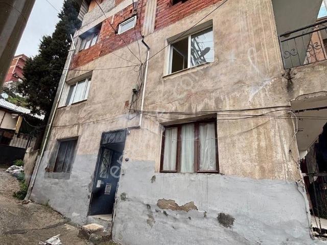 Bayraklı Şehir Hastanesi Yakını 2+1 Ara Kat 75m2