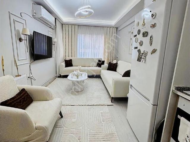 Bayraklı Erenlerde Doğalgazlı Bakımlı Satılık 2+1 Satılık Daire