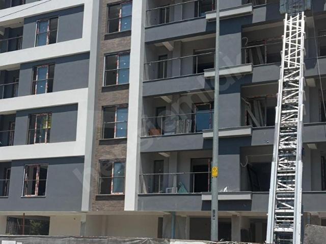 Bayraklı Fethi Sekin Parkı Karşısı Satılık 3+1 Lüks Daire