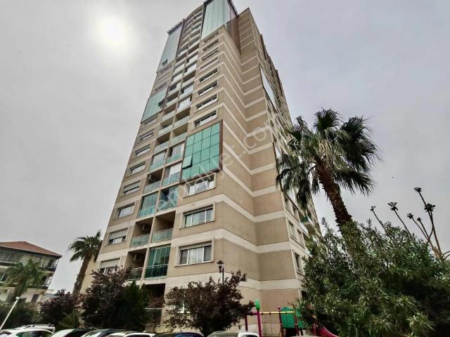 Bayraklı İzka Yelken Park Sitesinde Şehir Ve Deniz Manzaralı 3+1