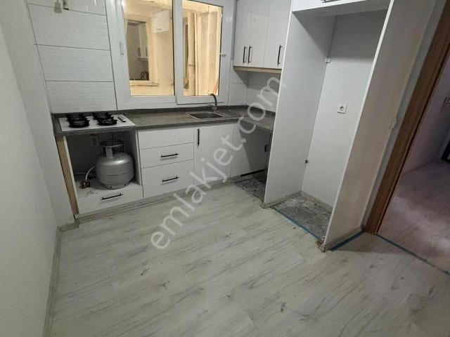 Bayraklı Refik Şevket West Park Yakını Kiralık 2+1 Daire