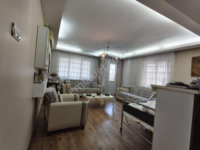 Bayraklı Sevgi Yolu Ve İzban Yakını Satılık 3+1