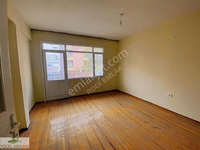 Bayraklı Soğukkuyu Mahallesinde Satılık 3+1 Daire