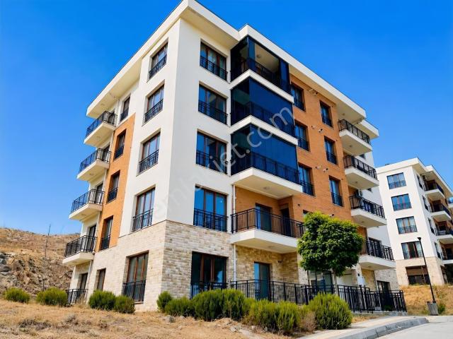 Bayraklı Toki De Panoramik Manzaralı 3+1 Kiralık Daire
