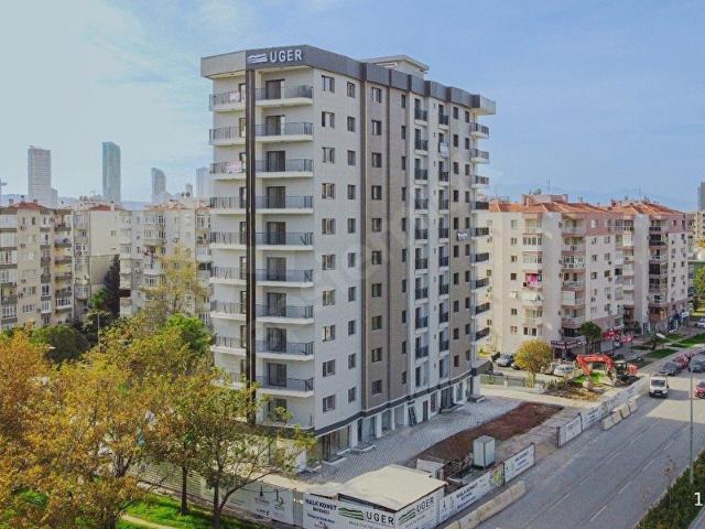 BAYRAKLI MANAVKUYUDA SATILIK DÜKKAN