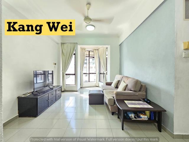 BAYSHORE BEACH FRONT CONDO 2CP GOOD CONDITION Tanjung Bungah