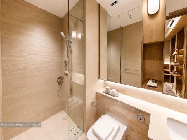 Bayshore Road D16, Condominium