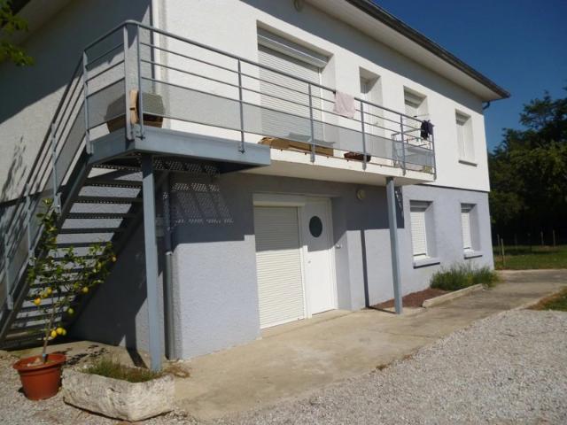BAZIEGES / AYGUEVIVES APPARTEMENT DE TYPE 4 DANS PAVILLON AU