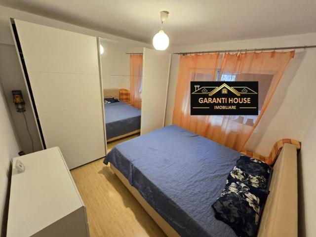 Bd. Traian, apartament cu 3 camere, etaj 2, mobilat