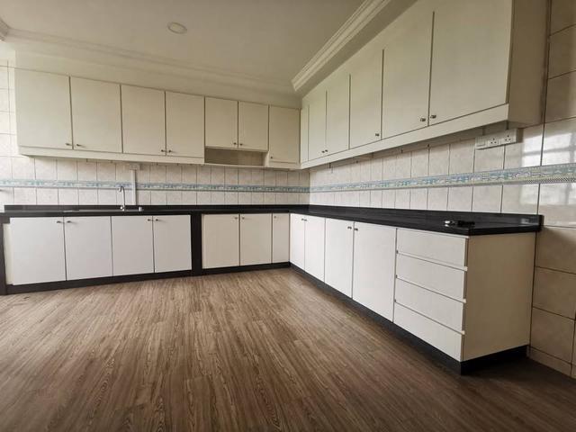 BDC Condominium near Borneo International School For Sale