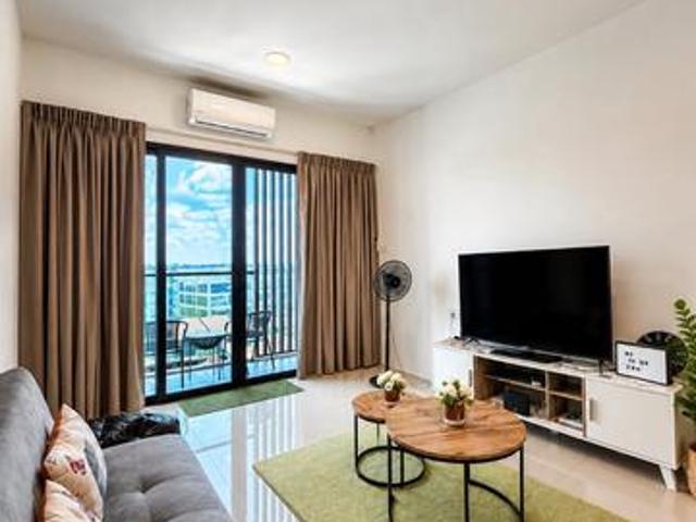 BDC Top Floor Gem Suite Apartment For RentSaradise 2 car parks