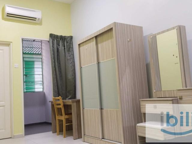 Bdr Seri Botani Ipoh middle room with balcony for rent
