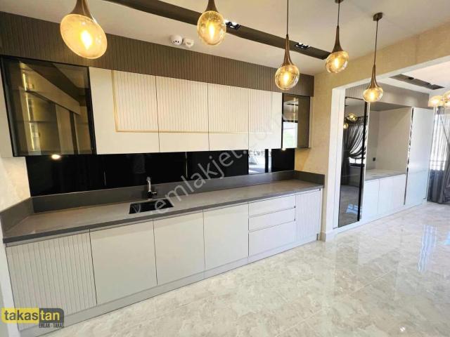 Beştepe Mahallesinde Satılık Lüks 3.5+1sıfır Daire