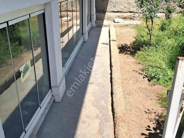 Beştepede Yarim Kotta Ferah Aydınlıklı Yapısız 150m2 Dükkan Kiralık