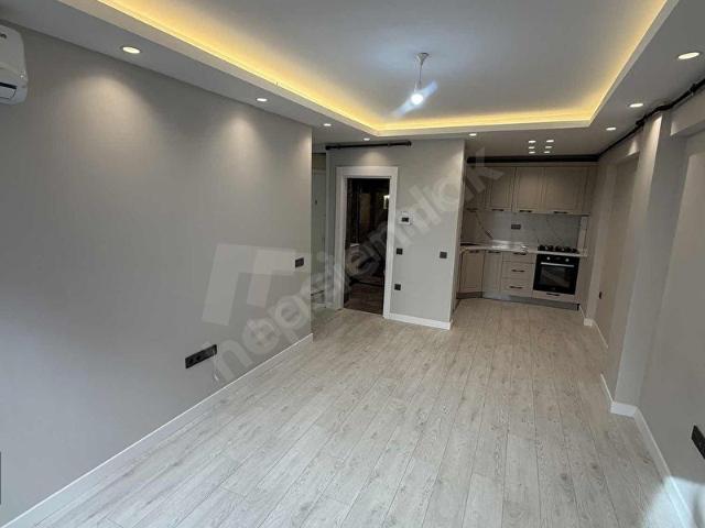 BEŞİKTAŞ ÇIRAĞAN DA SIFIR BİNADA GİRİŞ KAT 35 m2 1+1 SATILIK