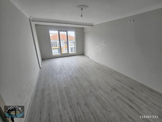 BEŞİKKAYADA SON KAT MANZARALI SIFIR İSKANLI ÖN CEPHE DAİRE