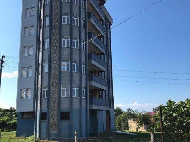 Beşikdüzünde Denizin Kenarında Komple Satılık Bina