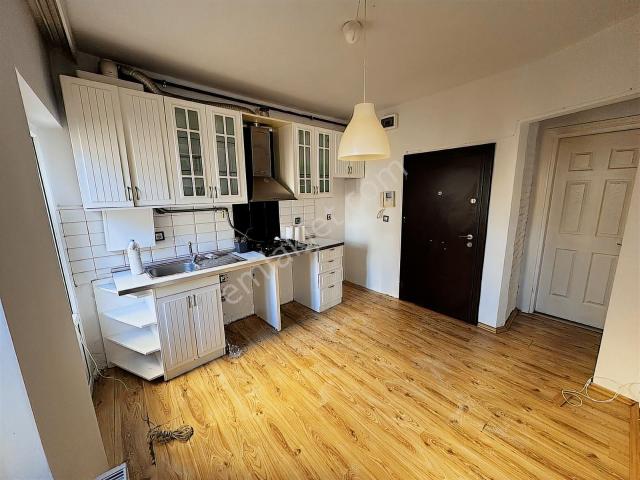 Beşiktaş Abbasağada Merkezi Konumda Ferah Kiralık Daire