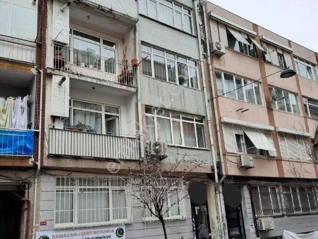 Beşiktaş Sinanpaşa Mahalle Şair Veysi Sokakta Kiralık 2+1 Daire
