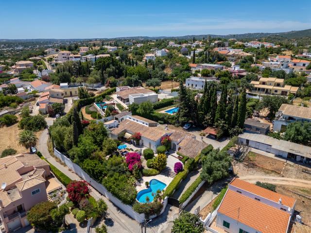 Bem raro: Quinta de prestígio excecional com piscina 390m² Boliqueime