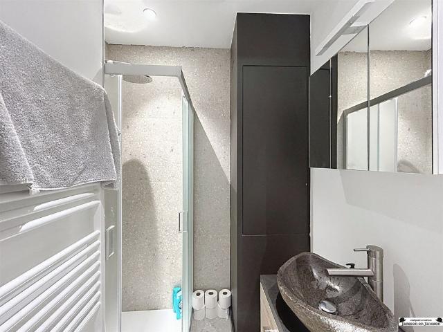 Bemeubeld 2 slaapkamer appartement op top locatie