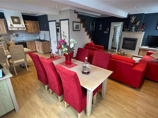 BEMEUBELDE WONING IN CENTRUM GERAARDSBERGEN! te koop te GERAARDSBERGEN 9500