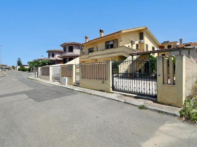 Benvenuti a Sardara, affascinante borgo storico situato nell. 149m² Sardara