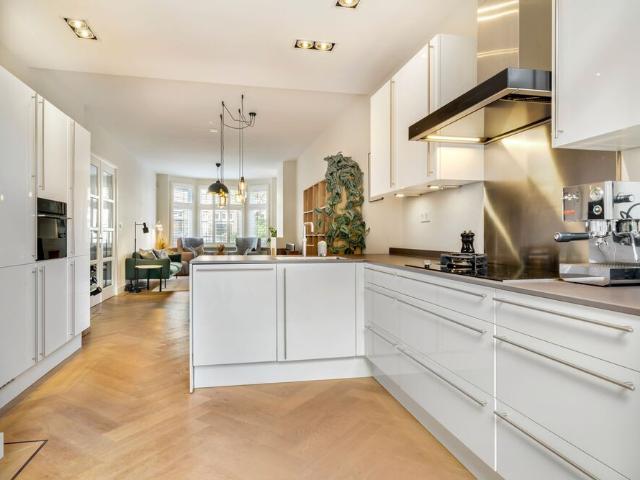 Beneden + bovenwoning appartement te huur in Den Haag