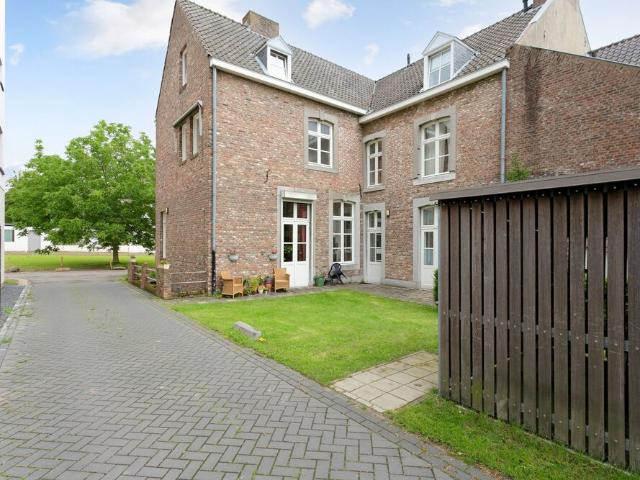 Beneden + bovenwoning appartement te huur in Maastricht