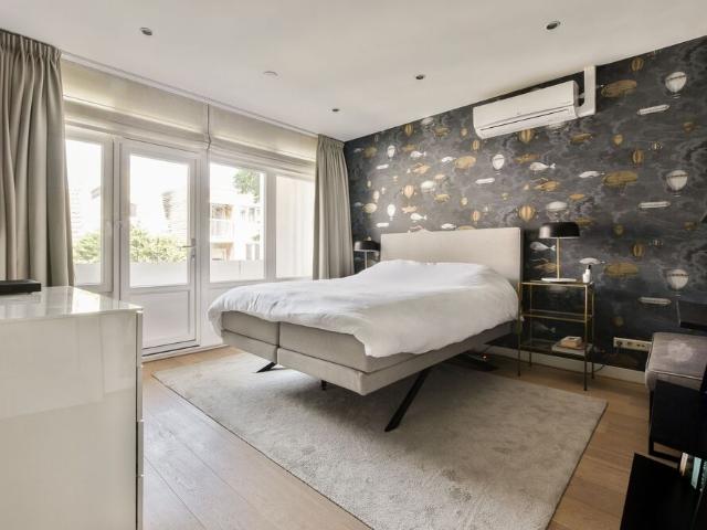 Beneden + bovenwoning dubbel bovenhuis te huur in Amsterdam