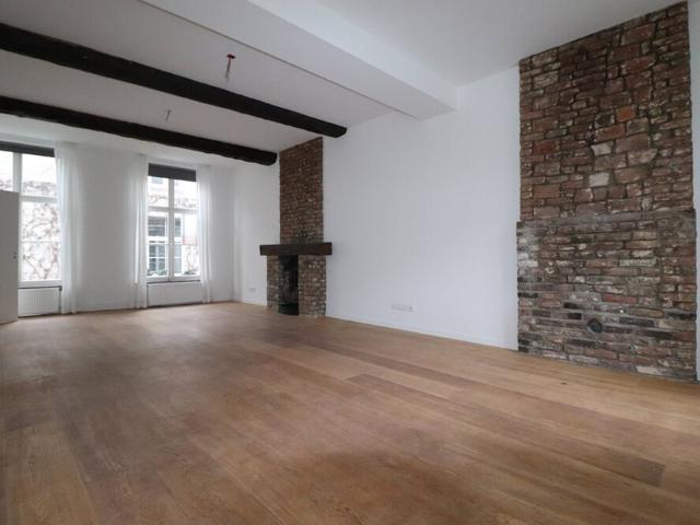 Beneden + bovenwoning dubbel bovenhuis te huur in Maastricht