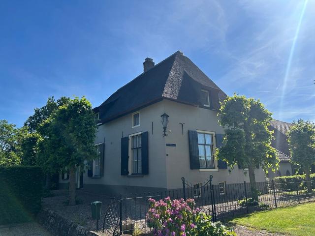 Beneden + bovenwoning te huur in Leur