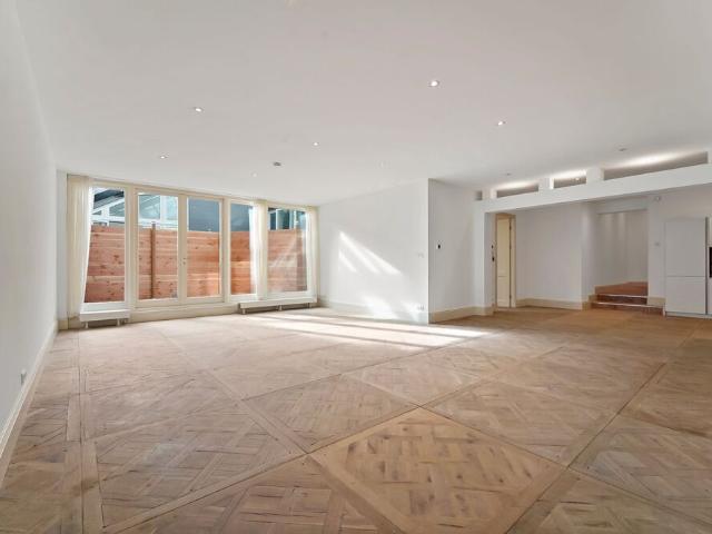 Benedenwoning appartement met open portiek te huur in Den Haag