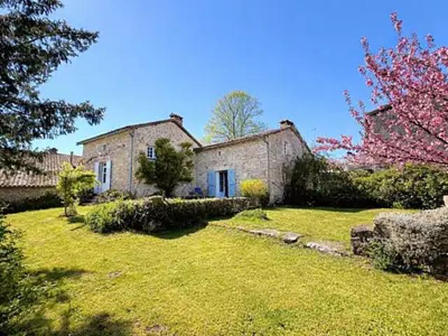 Benest 16350 Achat / Vente maison 6 pièces t6