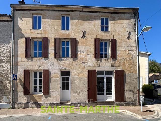 Benet. Maison de bourg