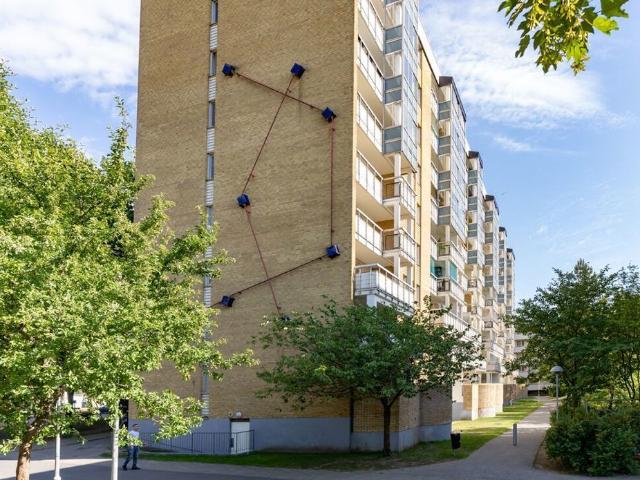 Bennets väg 7 A, Törnrosen
