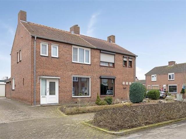 Beatrixlaan, 12, 6061BR, Posterholt, Limburg 6061BR