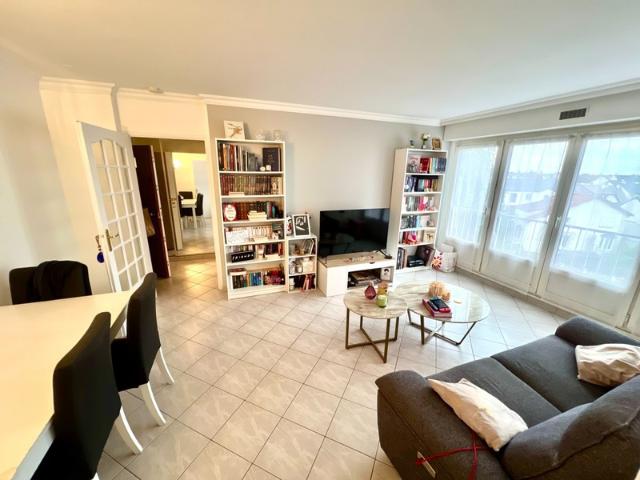 Beau appartement 2 pièces de 44m2 avec cave et parking ext. à CHENNEVIERES SUR MARNE 94430