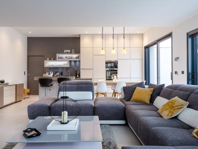 BEAU BALCON AVEC VUE SUR LE PARLEMENT/MODERNE ET FONCTIONNEL! 4 pièces, 85 m²