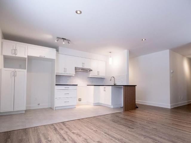 BEAU CONDO À LOUER 3 1/2 dans le Vieux Ste Rose