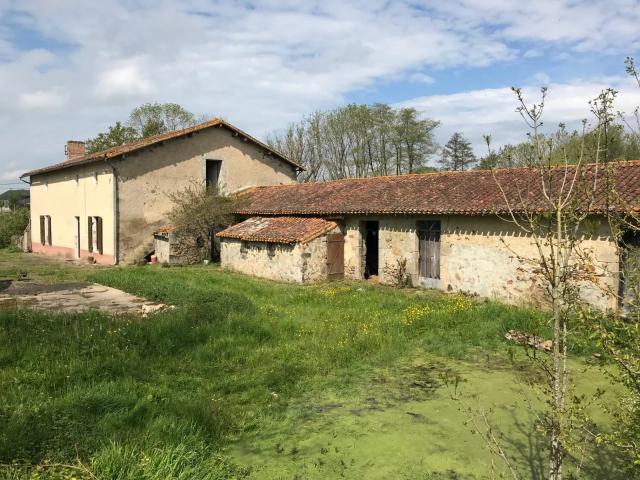beau corps de ferme à rénover