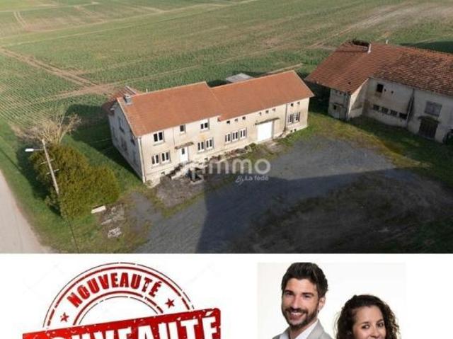 Beau Corps de Ferme, en Pleine Campagne