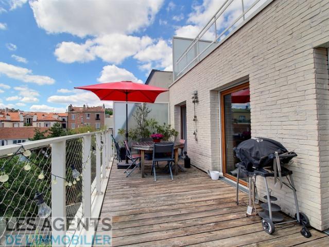 Beau Duplex dernier étage avec 80m² d'espaces extérieurs