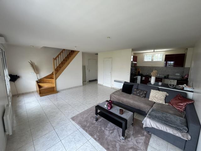Beau duplex 60 m2 avec balcon et grand garage fermé