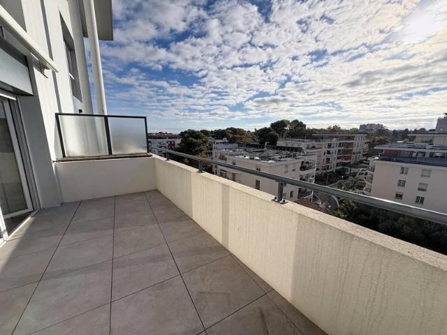 ANTIBES – À PROXIMITÉ IMMÉDIATE DE SOPHIA ANTIPOLIS